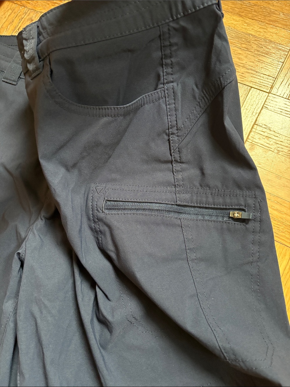 Eddie Bauer size 12 women’s navy Shorts - Picture 3 of 4